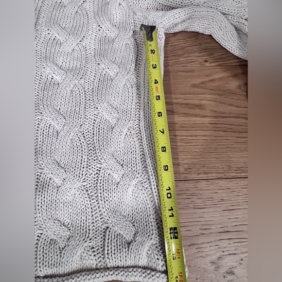 Zara V-Neck cable knit Cream Sweater - Picture 7 of 7